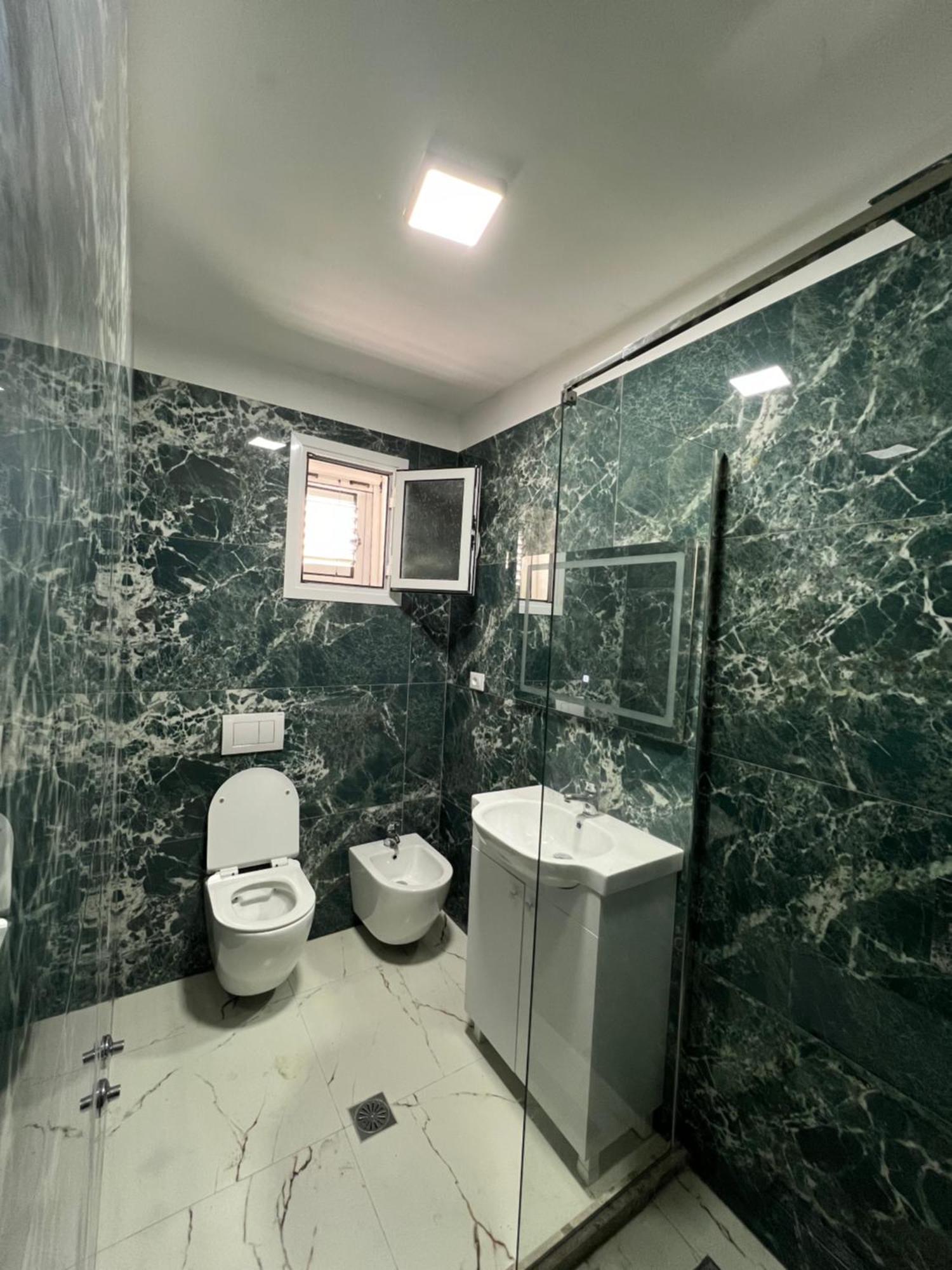 Trip-Stop Apartments Vlore Ngoại thất bức ảnh